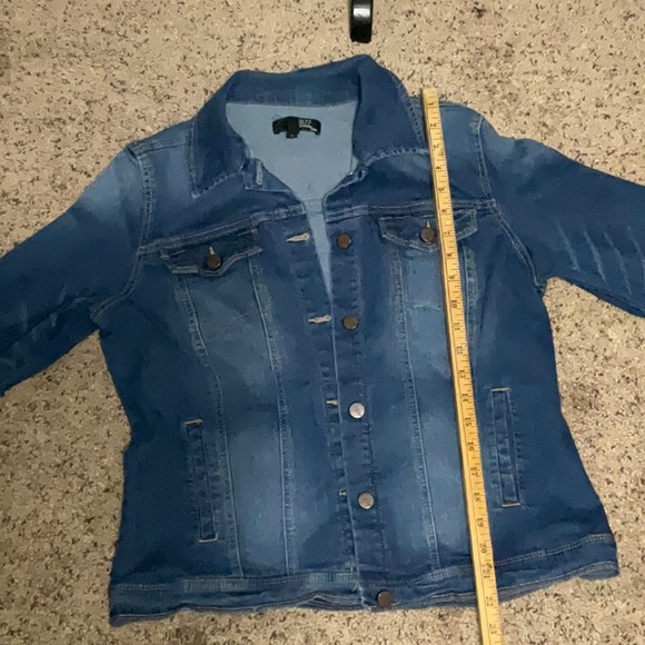 Classic Blue Denim Jacket - Picture 4 of 8